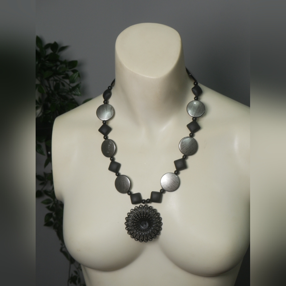 Flower Beaded Necklace Set